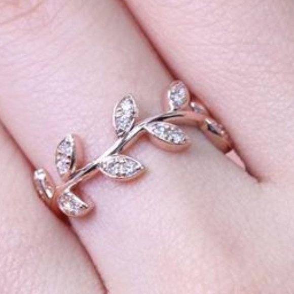 🎁Beautiful Leaf Fashion Simple Daily Ring for Women, MARR9237 - Picture 1 of 4